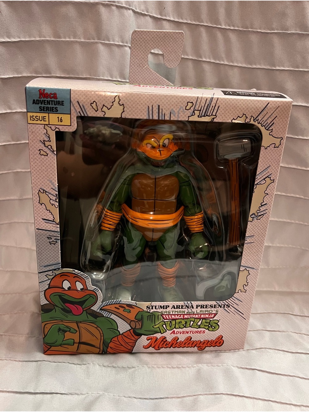NECA- Teenage Mutant Ninja Turtles- Adventures Series Stump Arena-  Michelangelo